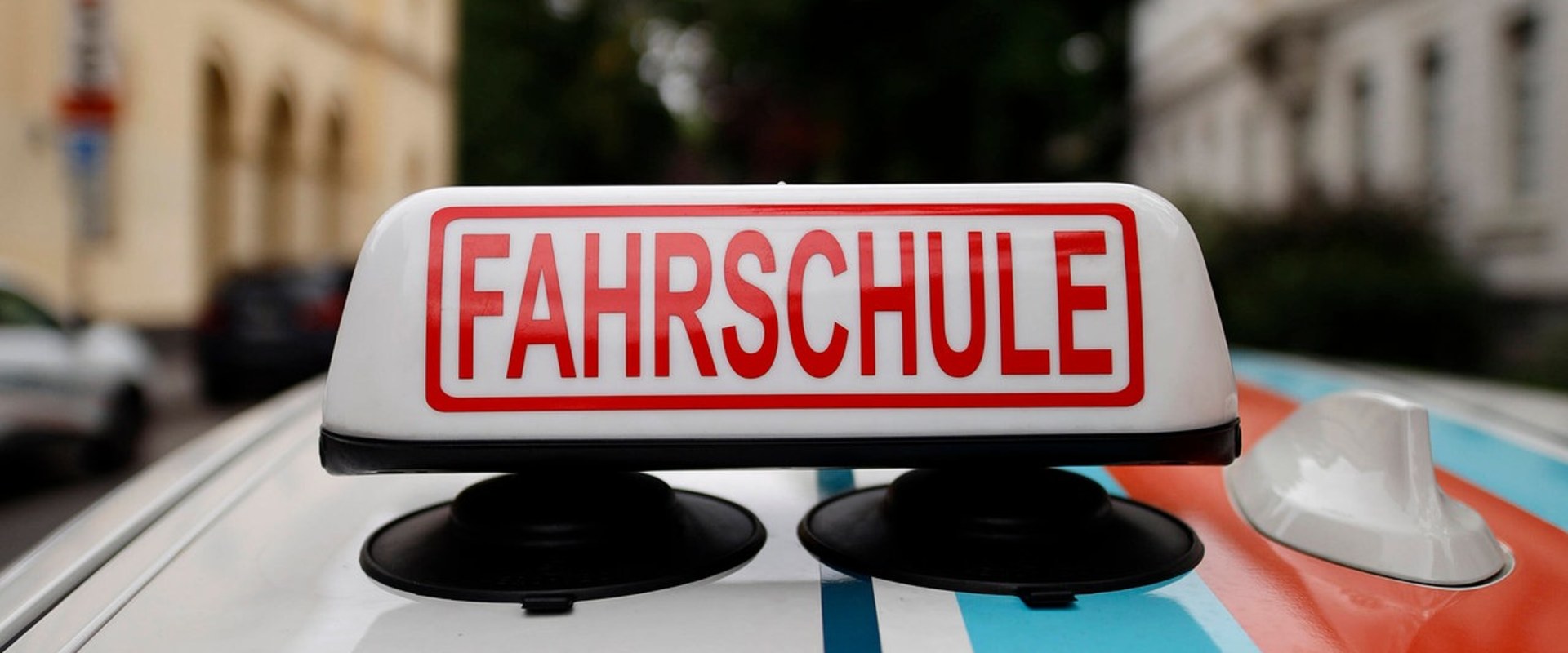 Wie lange dauert es, ein selbstbewusster Fahrer an einer Fahrschule zu werden?